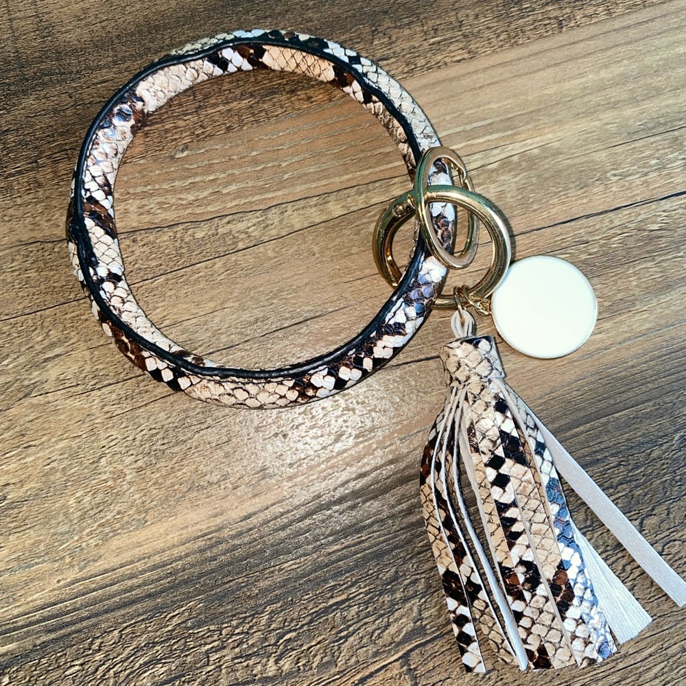 Snakeskin keyring